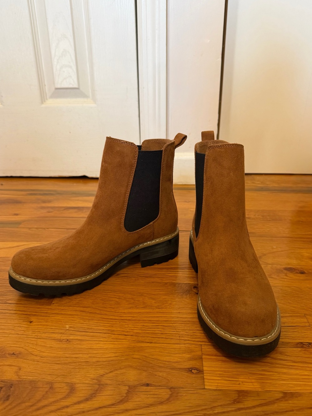 Universal Thread Tan Suede Chelsea Boots with Black Elastic Panels NWOT
